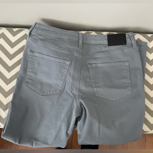 Men’s Express Skinny Jeans -size 32 x 30 (1) and 32 x 32 (2) - Picture 3 of 10